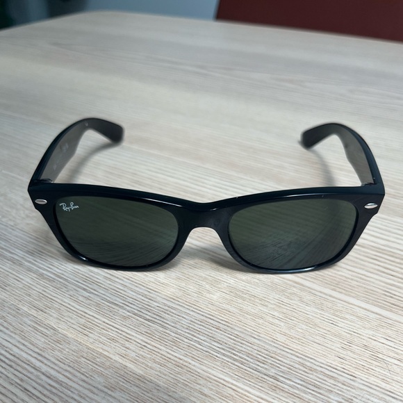 Ray-Ban Black Wayfarer 901 Sunglasses - Picture 1 of 6